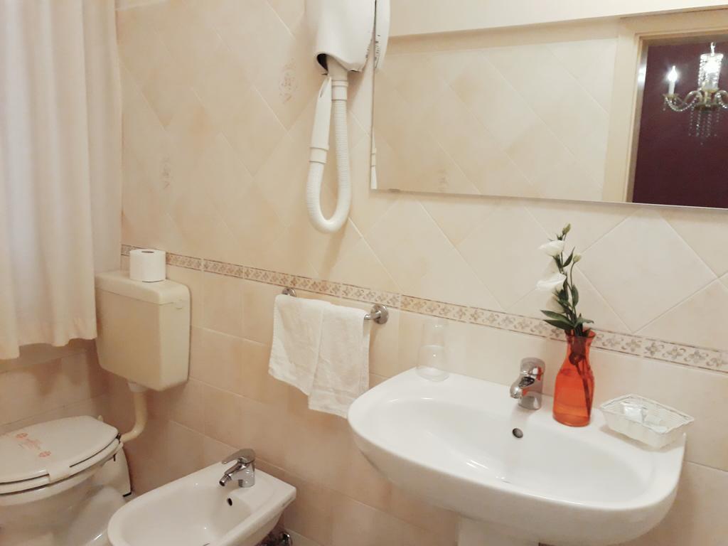 Hotel Helvetia Milano Marittima Exterior foto