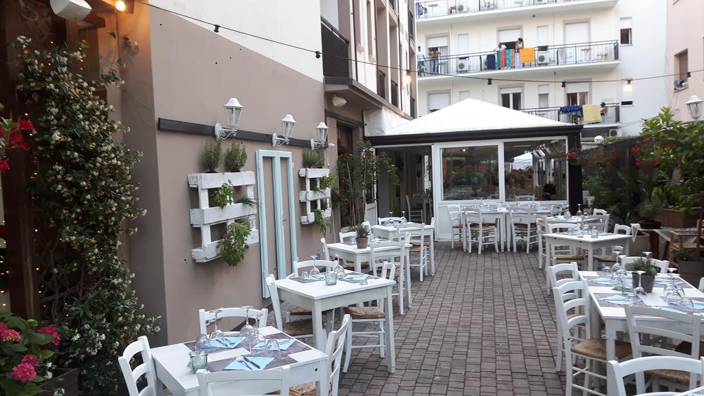 Hotel Helvetia Milano Marittima Exterior foto