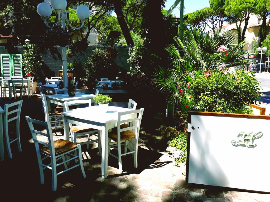 Hotel Helvetia Milano Marittima Exterior foto